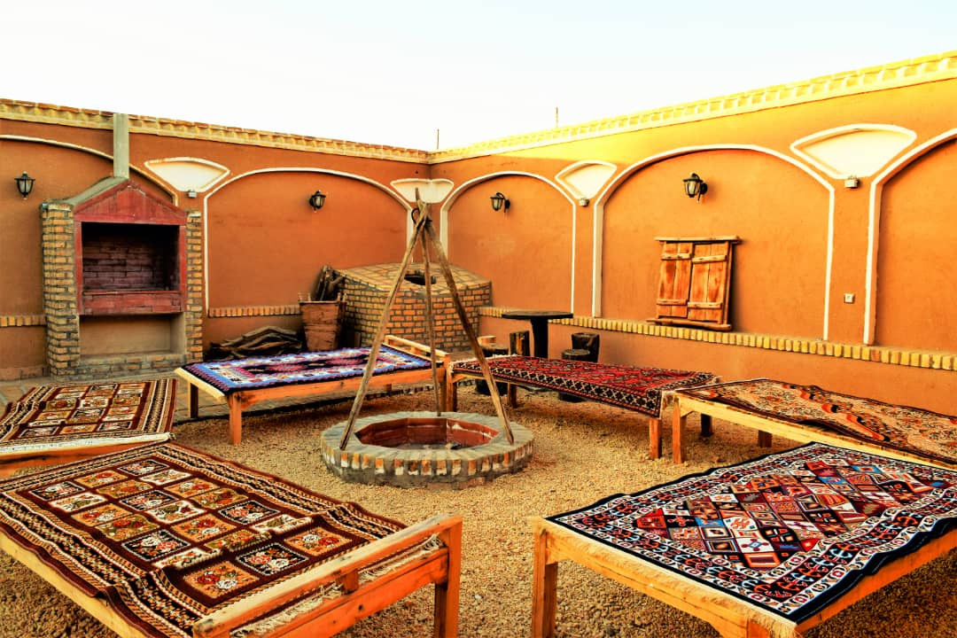 حیاط
