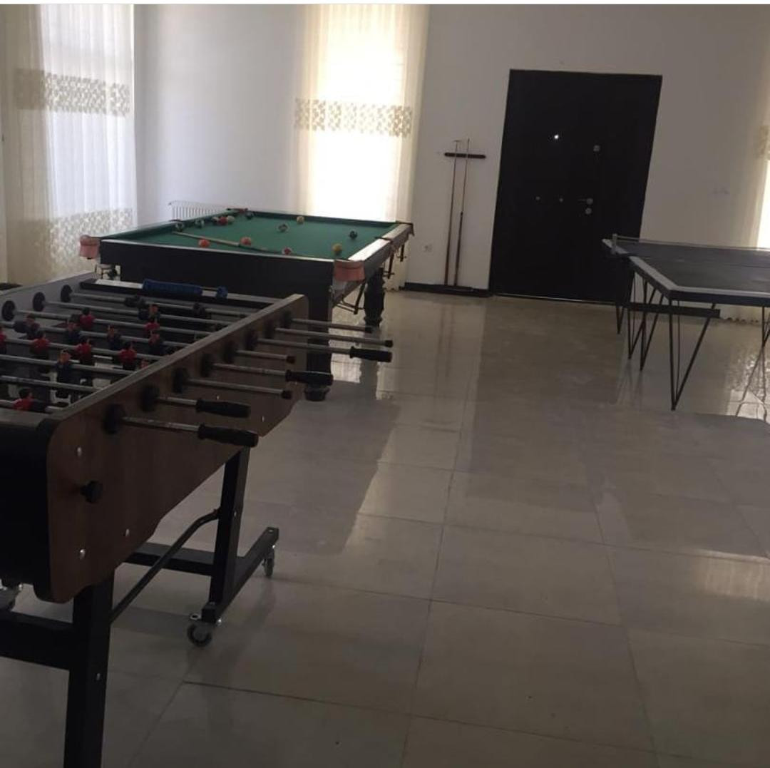 فوتبال دستی و بیلیارد