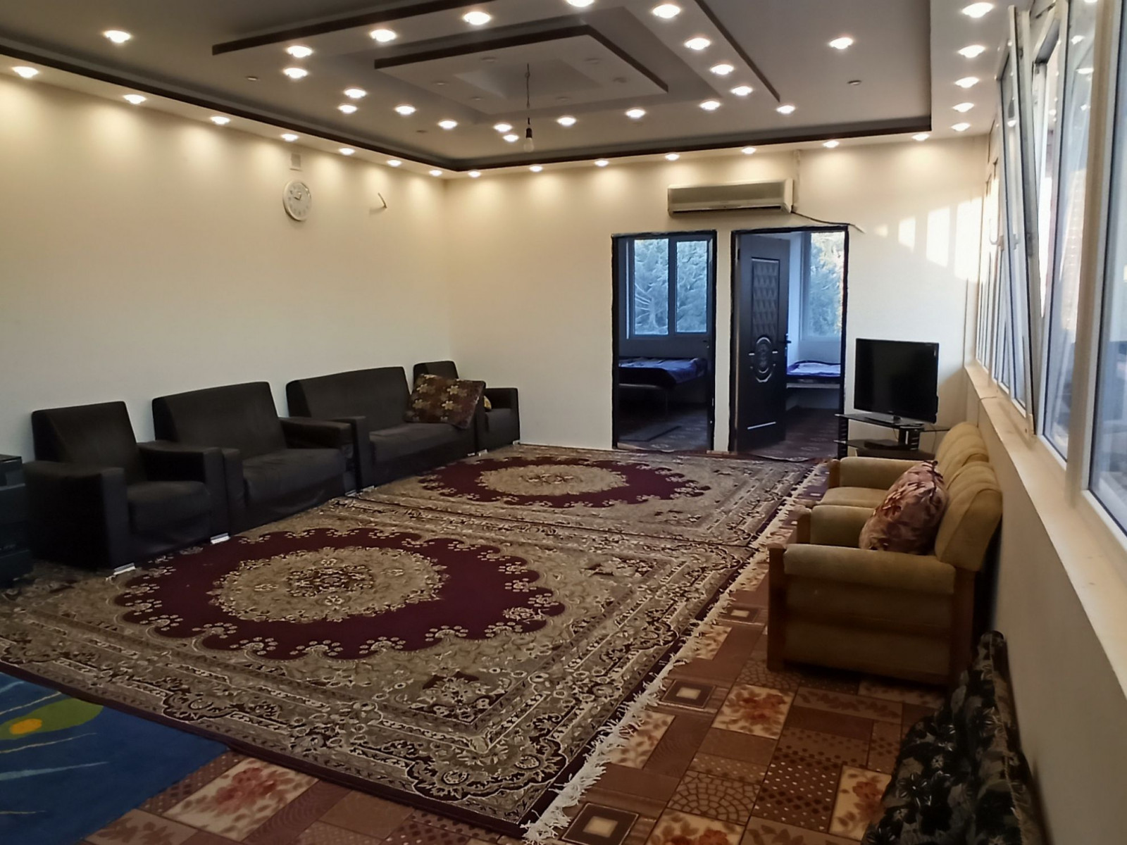 سالن طبقه بالا سالن طبقه بالا