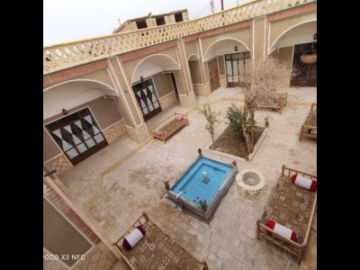 "اقامتگاه سنتی مادربزرگ" اتاق شاه‌نشین