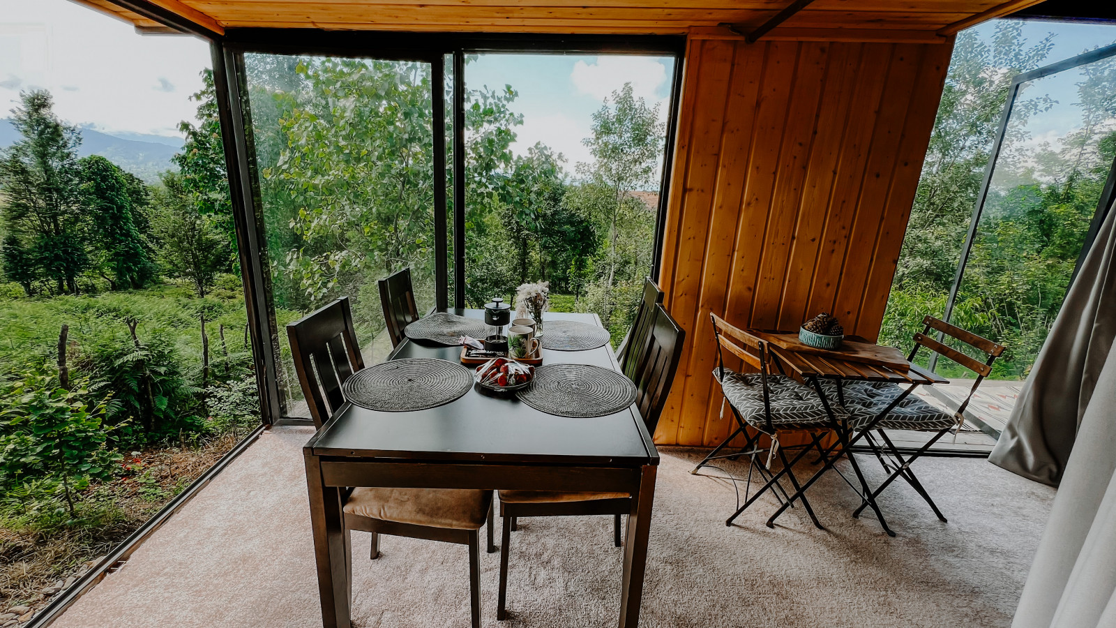 اتاقک شیشه ای اتاقک شیشه ای