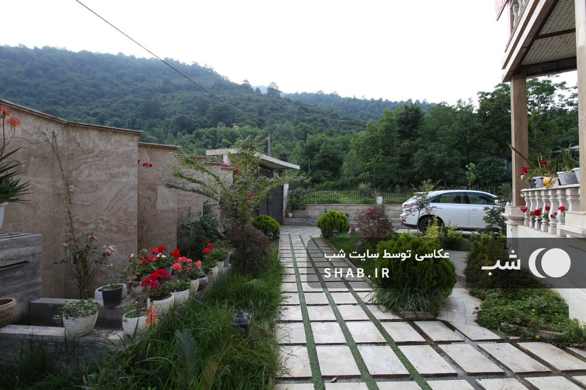 حیاط اقامتگاه