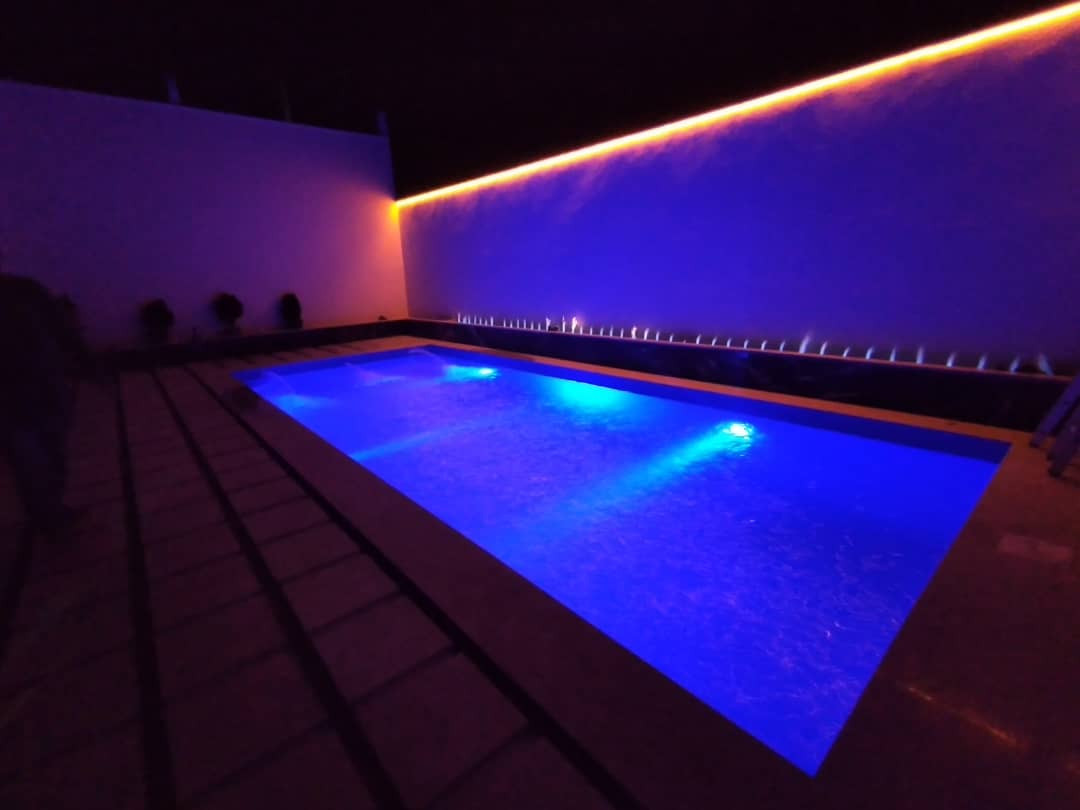 استخر روباز آبگرم