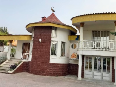 ویلای ۳ خوابه درنا با فوتبال دستی