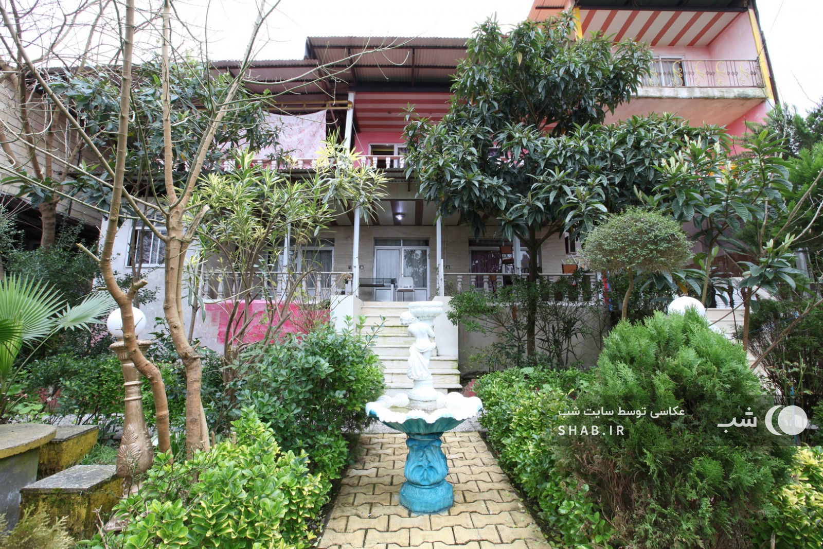 حیاط اقامتگاه حیاط اقامتگاه