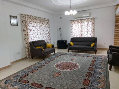 مجموعه اقامتی آنتیک، طبقه اول