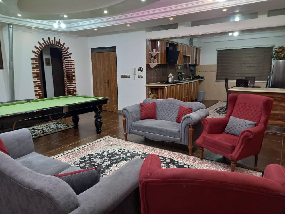 اتاق پذیرایی طبقه اول