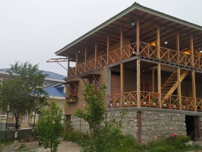 اقامتگاه بومگردی در ییلاق زیبای مریان(واحد 2خوابه)