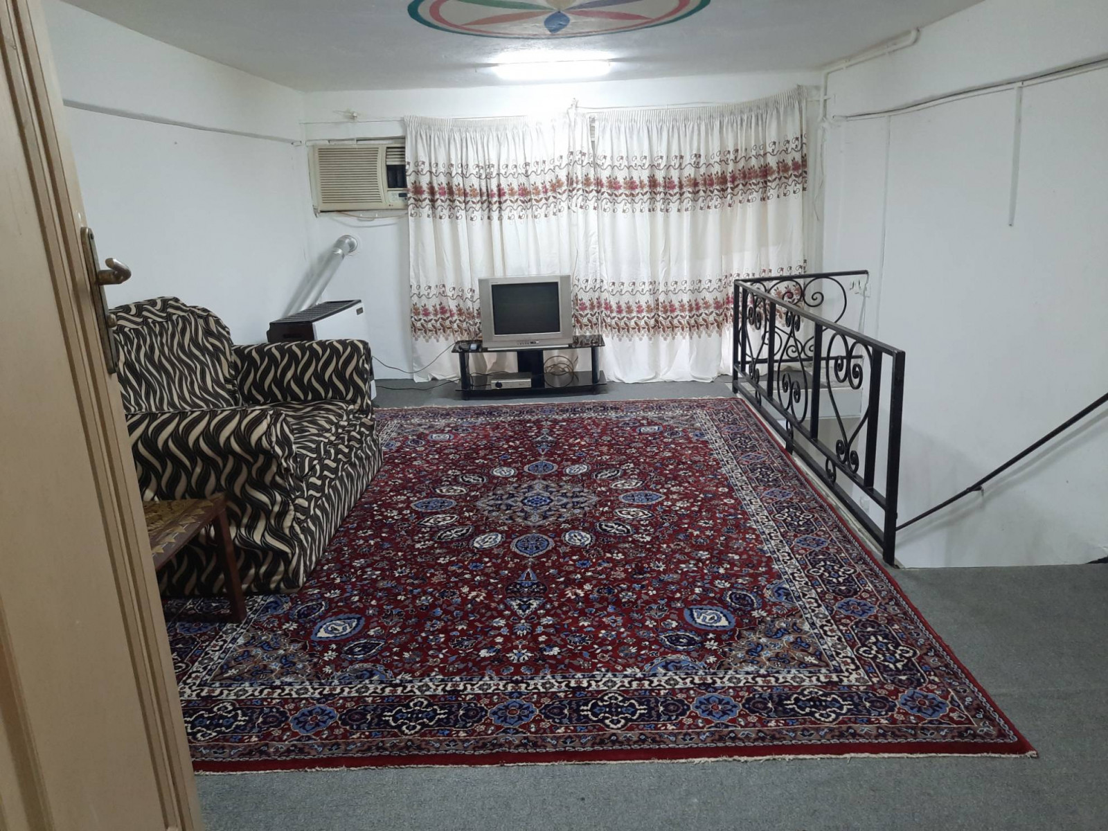 نمای دیگرازسالن نمای دیگرازسالن