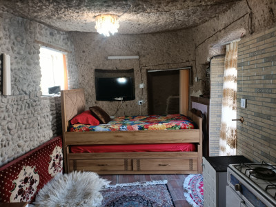 سوئیت صخره‌ای گونش کندوان