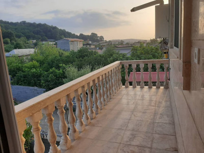 ویلا نوساز تمیز مانلی