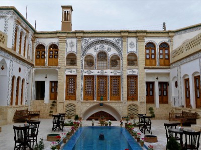 سرای صباغیان با امکانات کامل "اتاق گوهر 313"