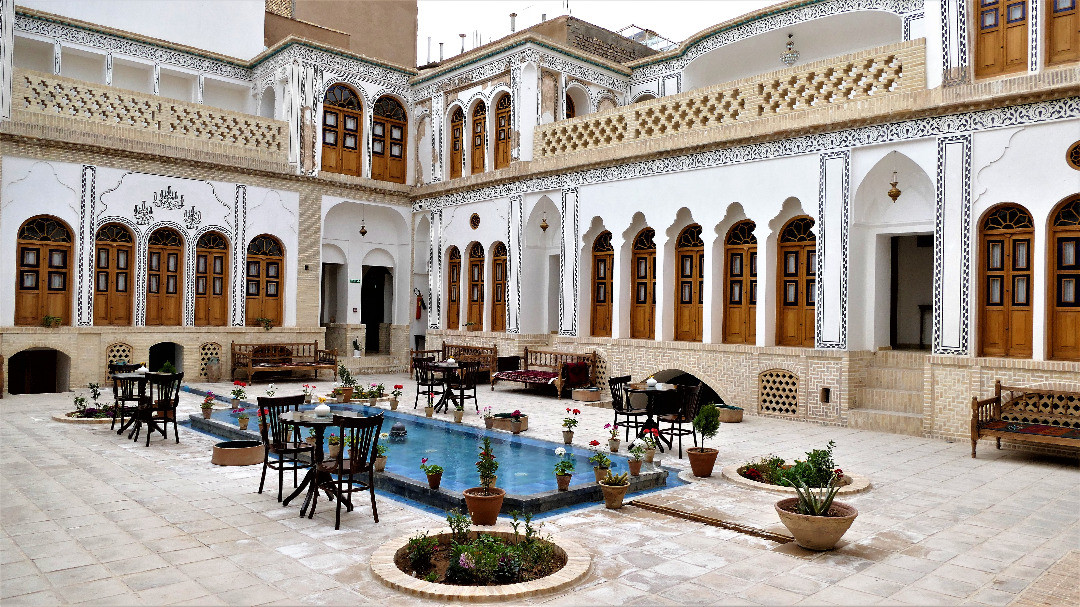 حیاط