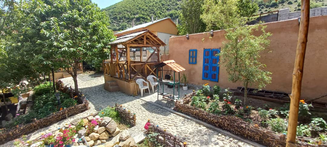 حیاط و چشم انداز حیاط و چشم انداز