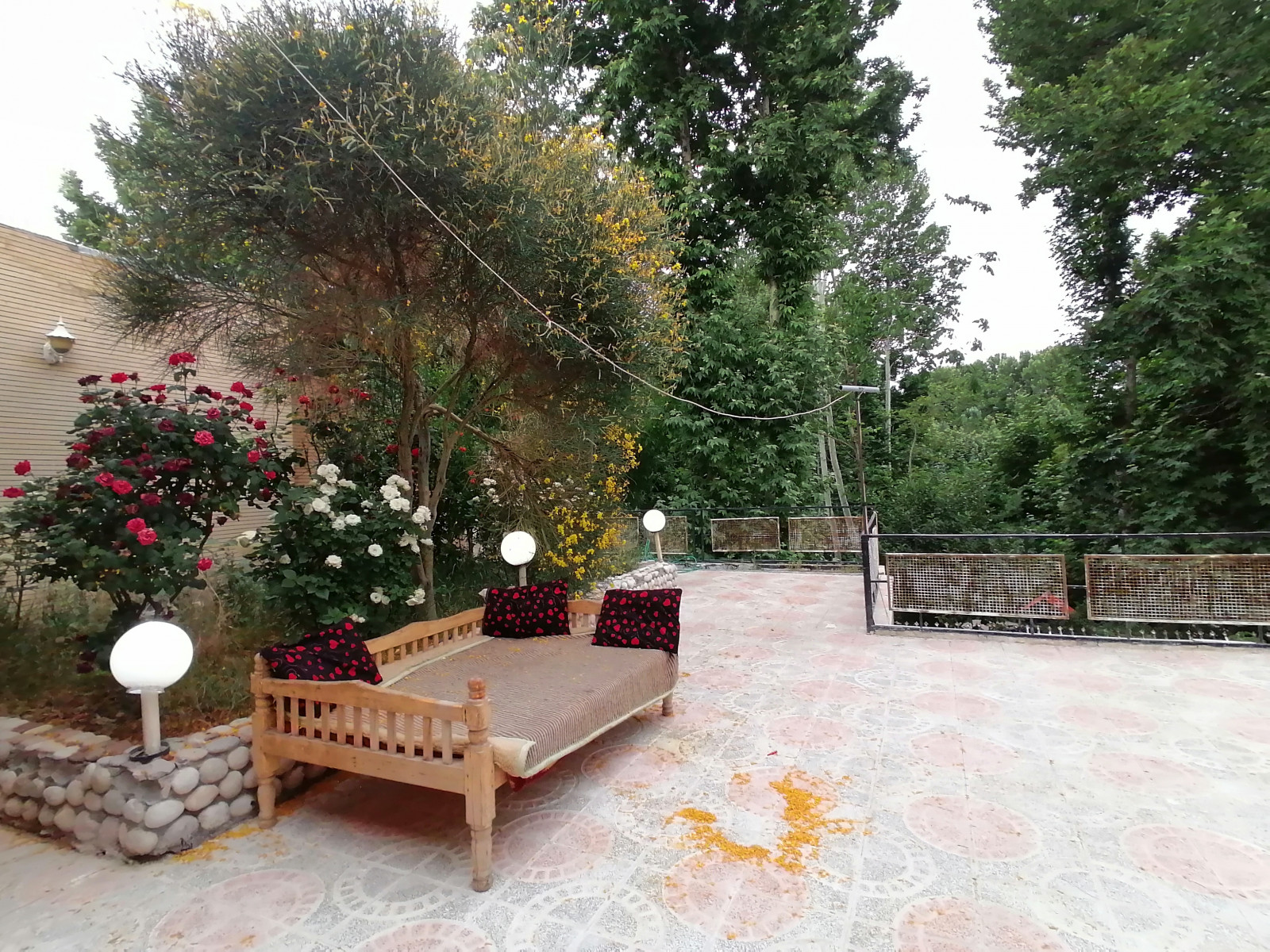 حیاط چشم اندازی حیاط چشم اندازی