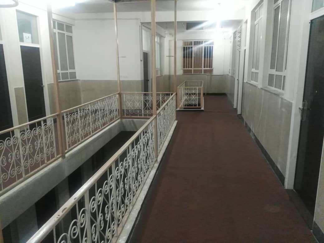 راهرو بین اتاق‌ها