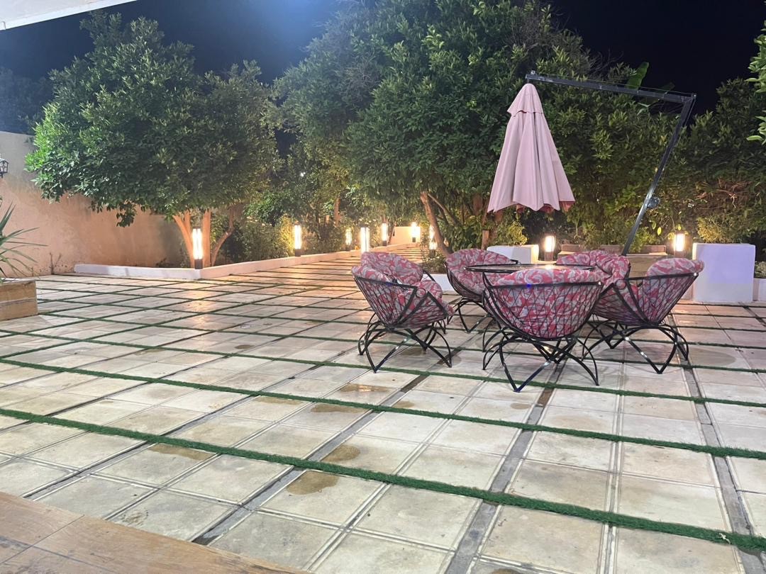 نمای بیرونی ساختمان