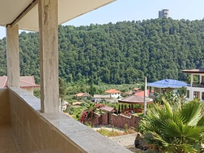 دوبلکس با چشم‌انداز جنگل (دربست)