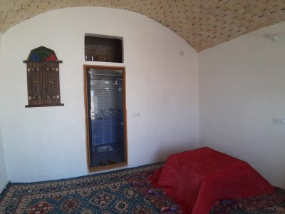 سوئیت 14 متری کاروانسرای لیلی و مجنون مرنجاب (2)