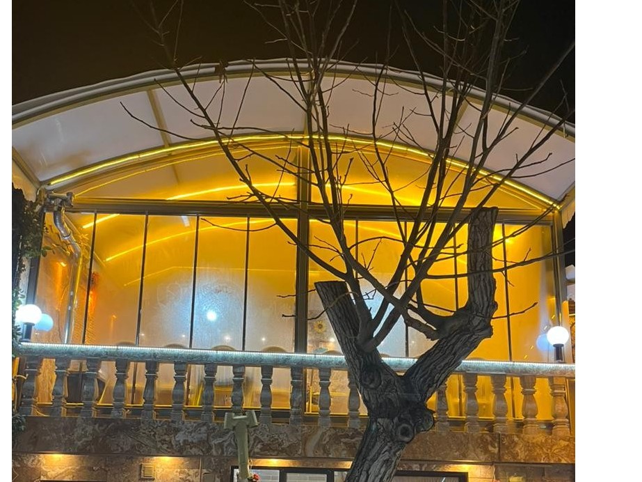 نمای بیرونی اقامتگاه باویوی شب نمای بیرونی اقامتگاه باویوی شب