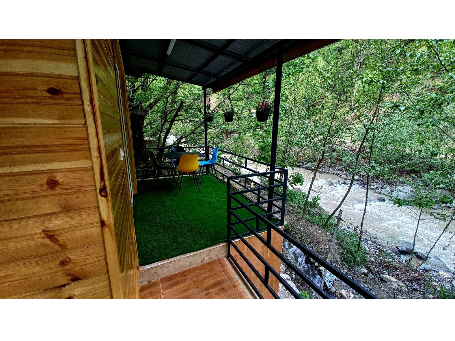 ورودی اقامتگاه ورودی اقامتگاه