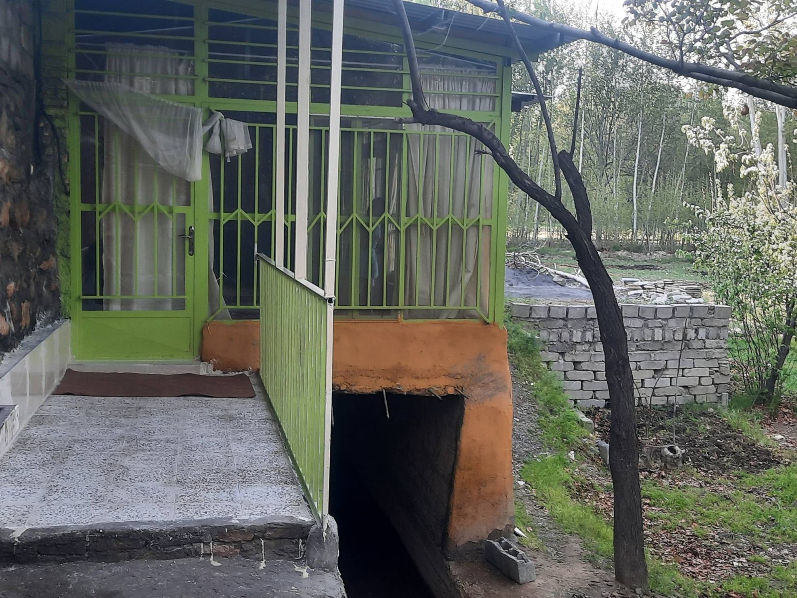 نمای بیرونی ساختمان