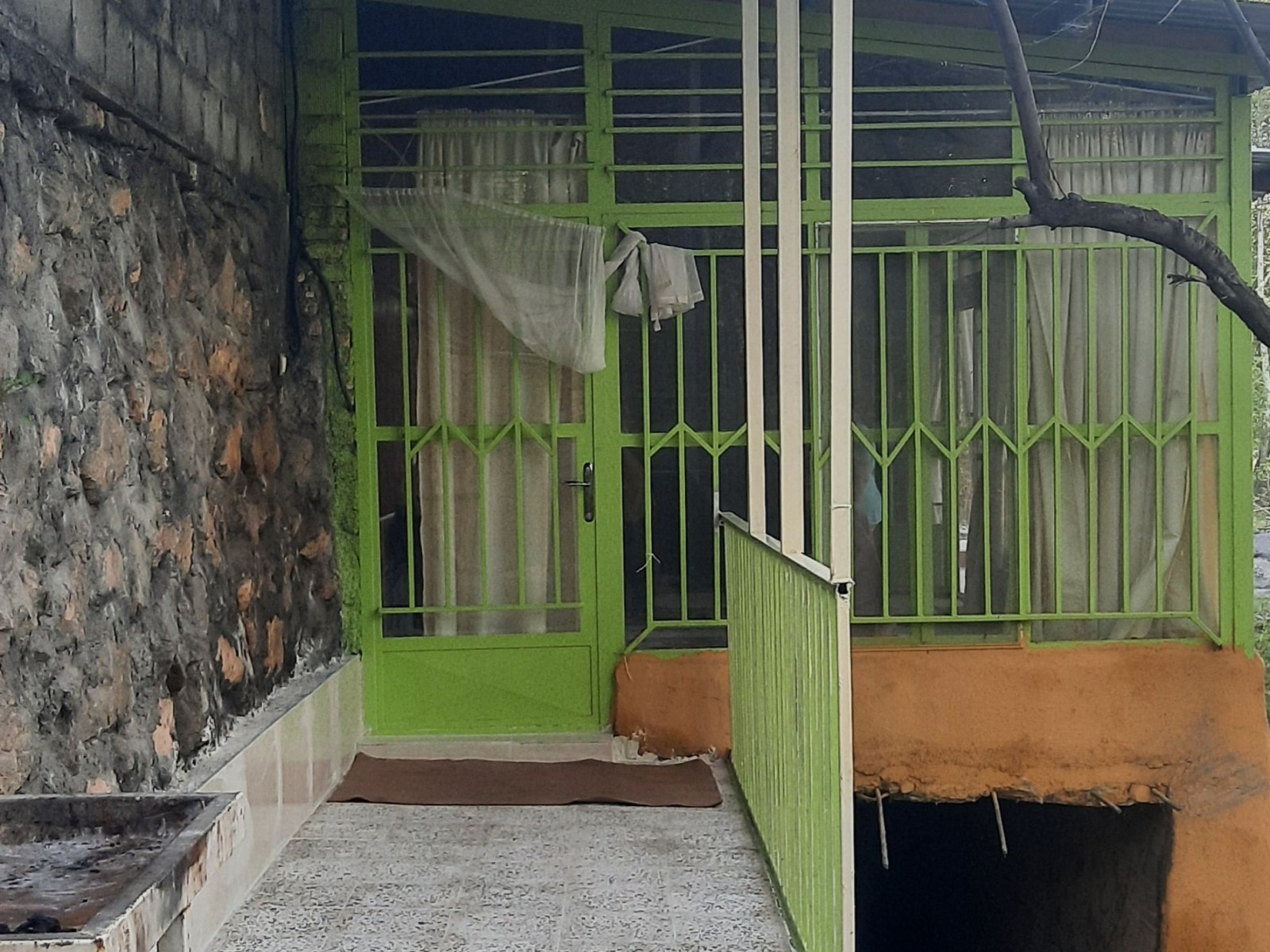 نمای بیرونی ساختمان