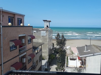 واحد تک خوابه رو به دریا