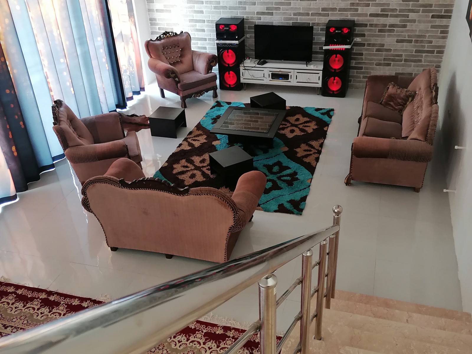 نشیمن طبقه همکف نشیمن طبقه همکف