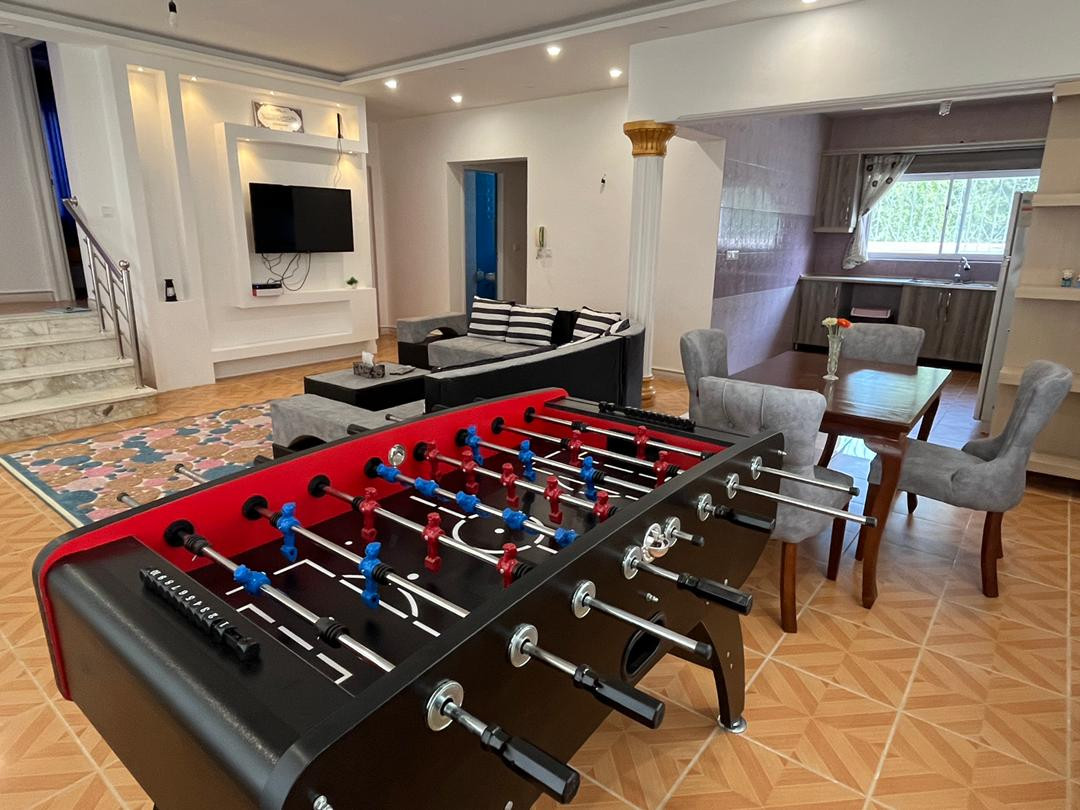 اتاق پذیرایی و فوتبال دستی