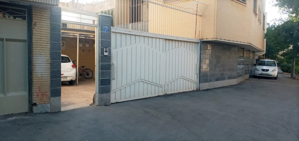 ورودی حیاط