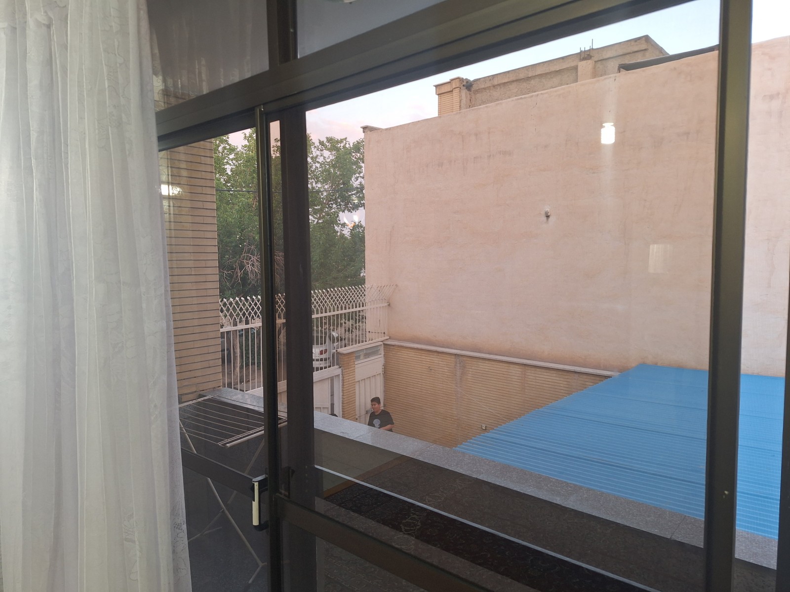 نمای بیرونی ساختمان