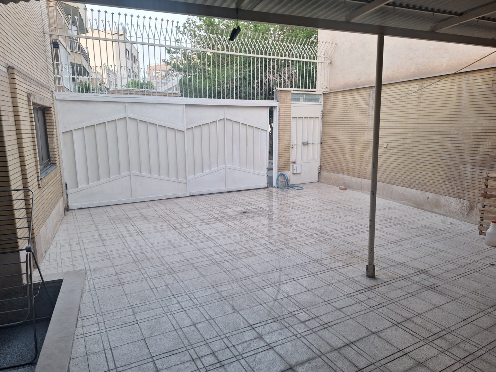 نمای بیرونی ساختمان