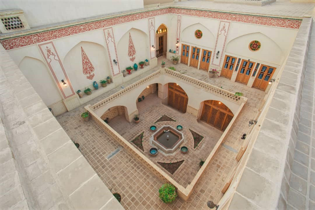 حیاط