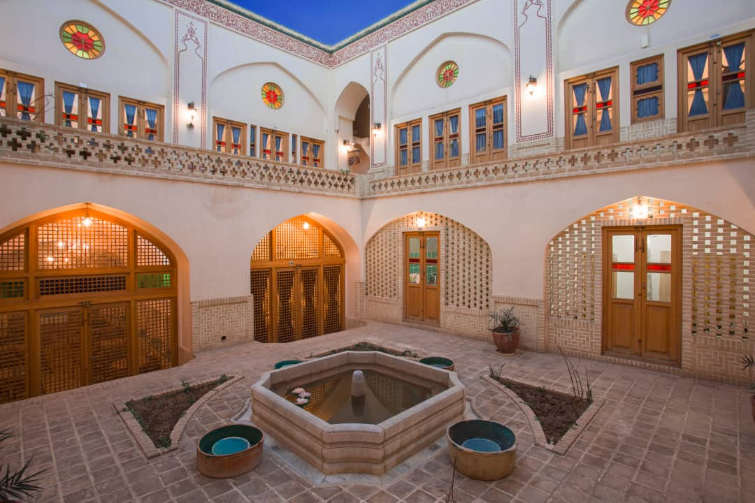 حیاط