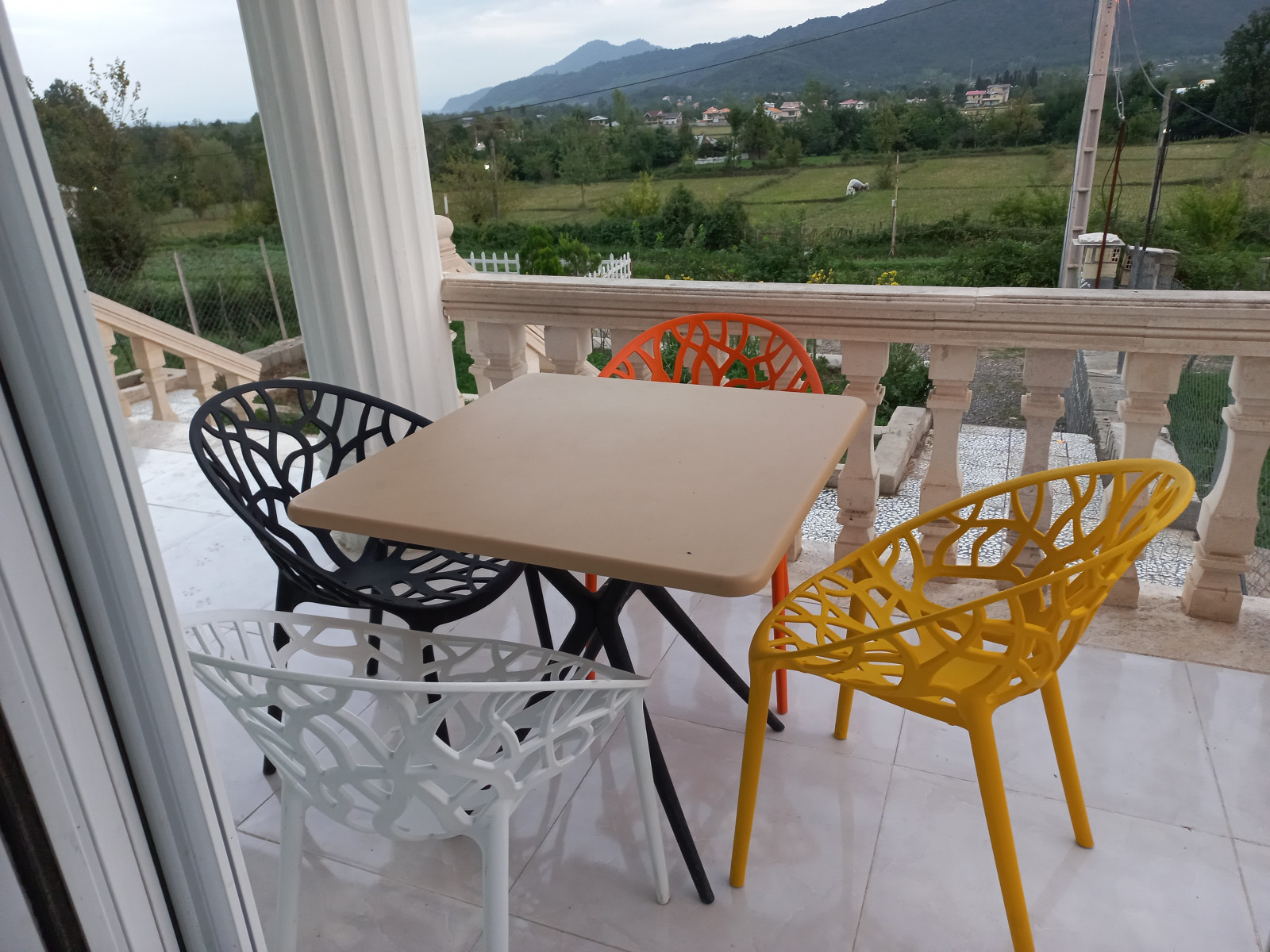 تراس طبقه همکف تراس طبقه همکف