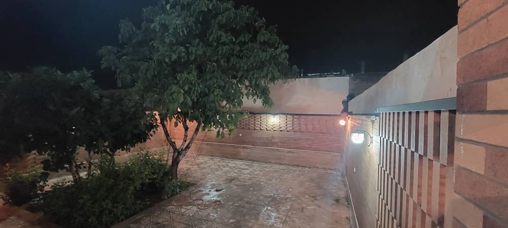 نمای حیاط