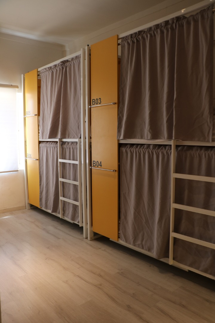 داخل اتاق داخل اتاق