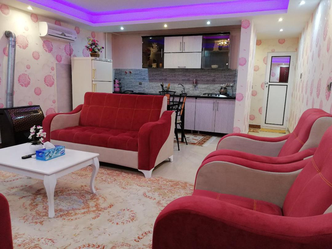 اتاق پذیرایی طبقه همکف