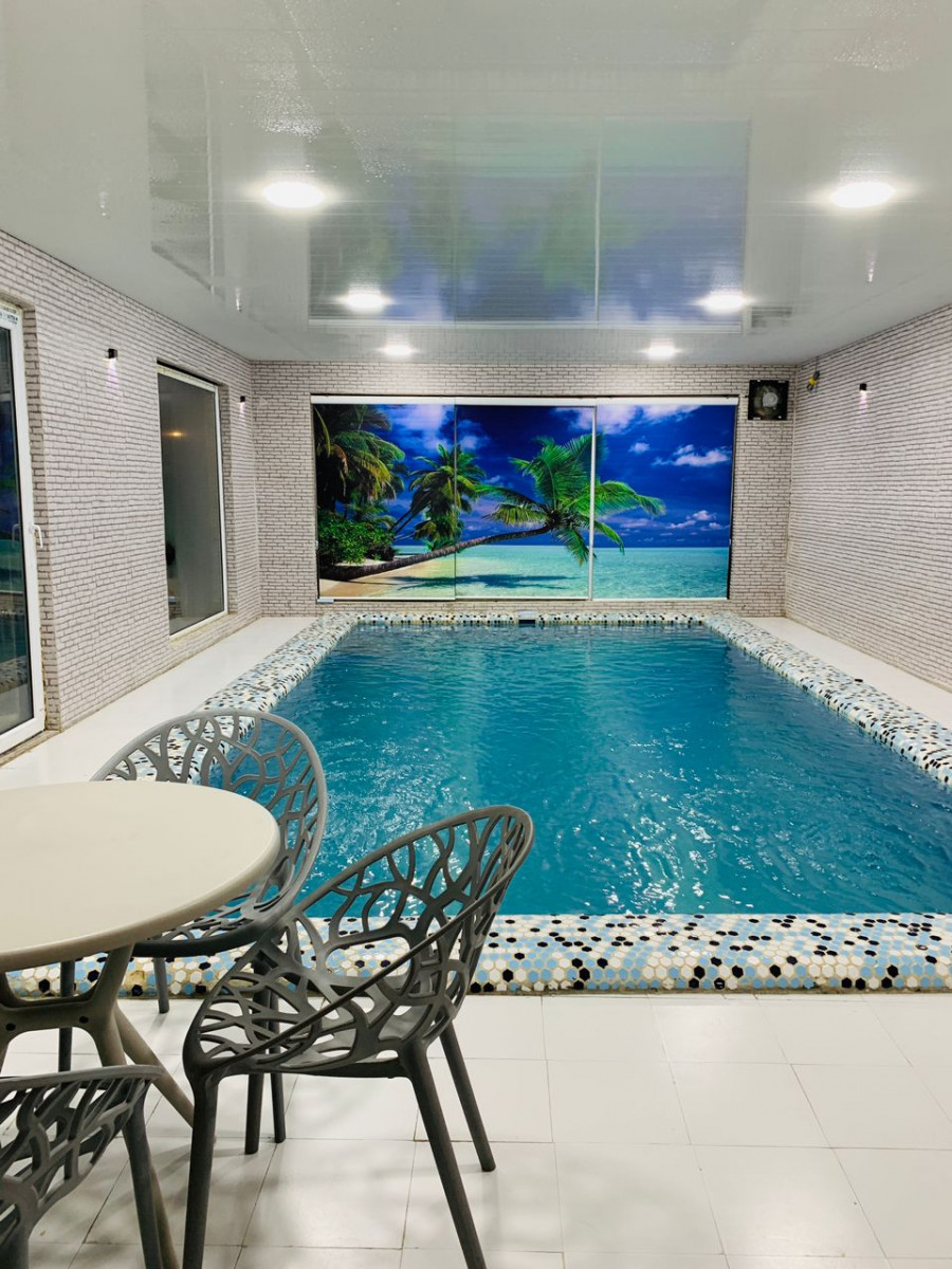 استخر سرپوشیده چهار فصل استخر سرپوشیده چهار فصل