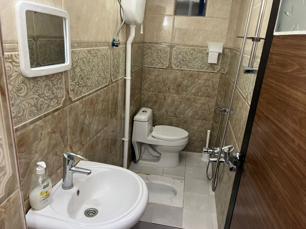 سرویس بهداشتی و حمام