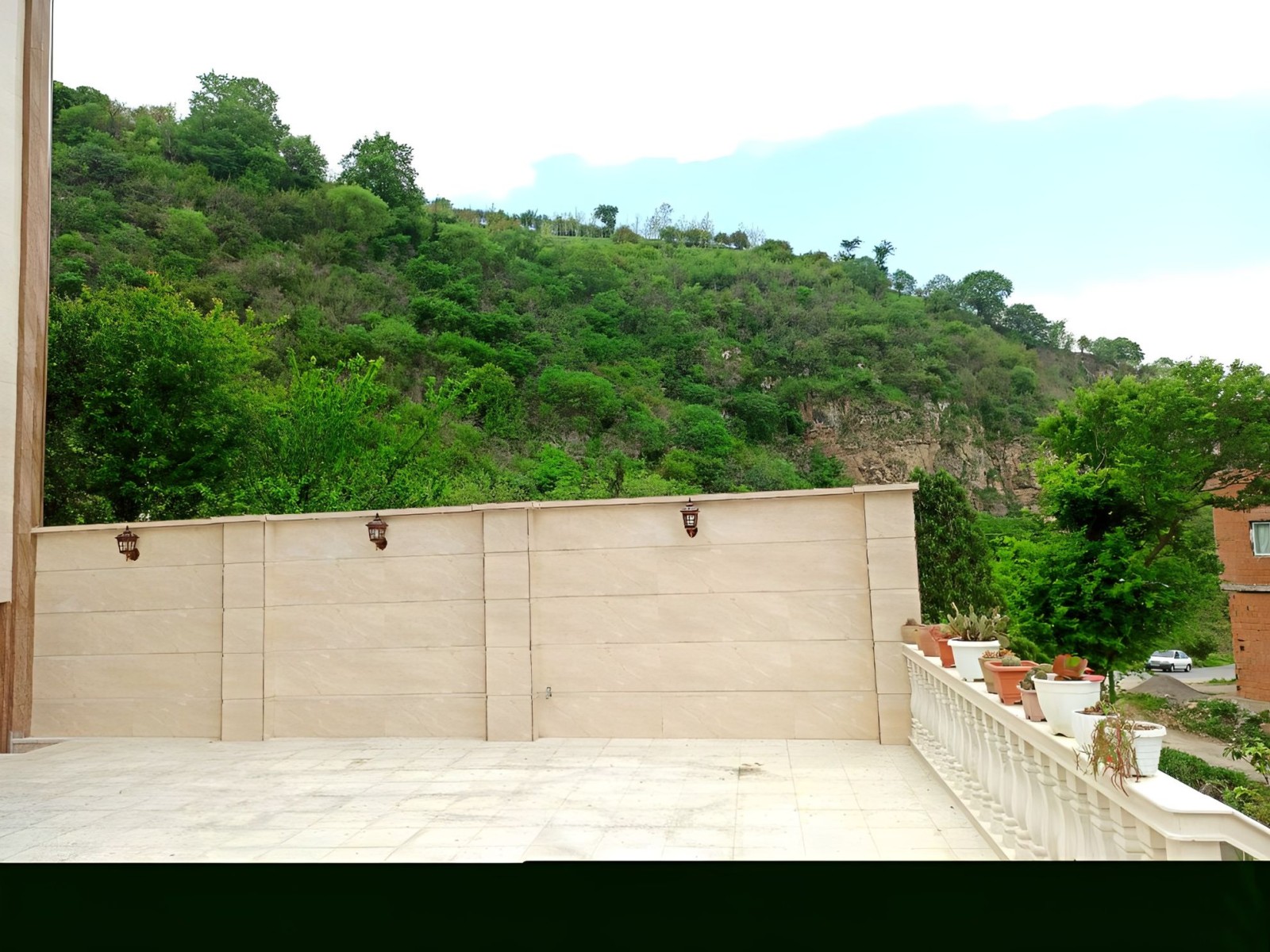 نمای بیرونی ساختمان