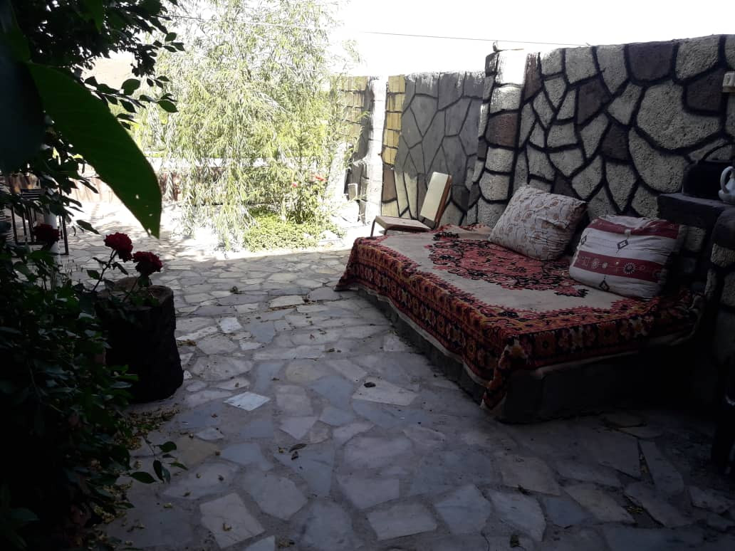 محوطه حیاط