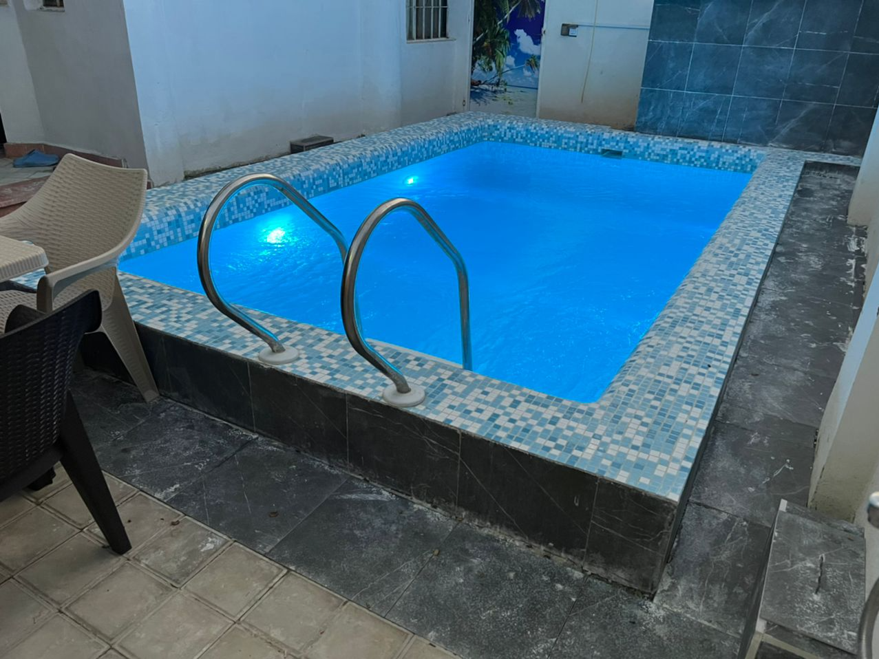 استخر استخر