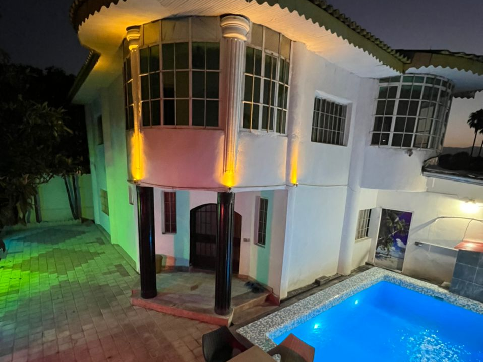 نمای بیرونی ساختمان نمای بیرونی ساختمان