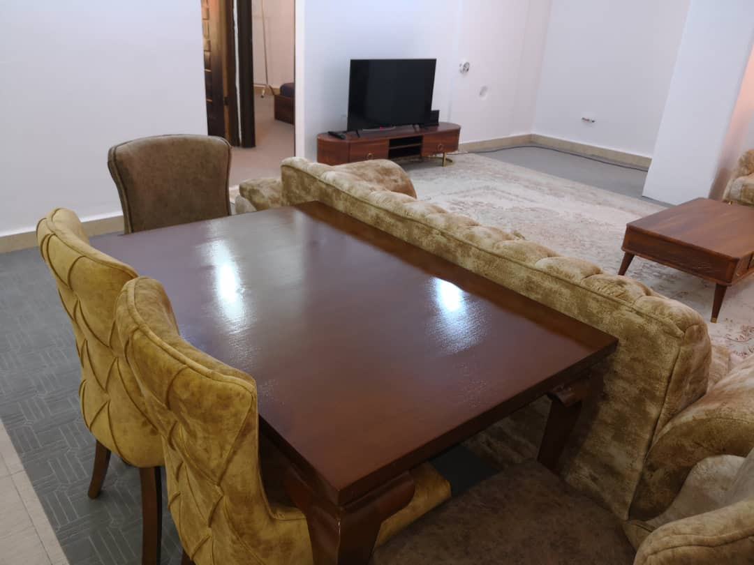 میز غذاخوری