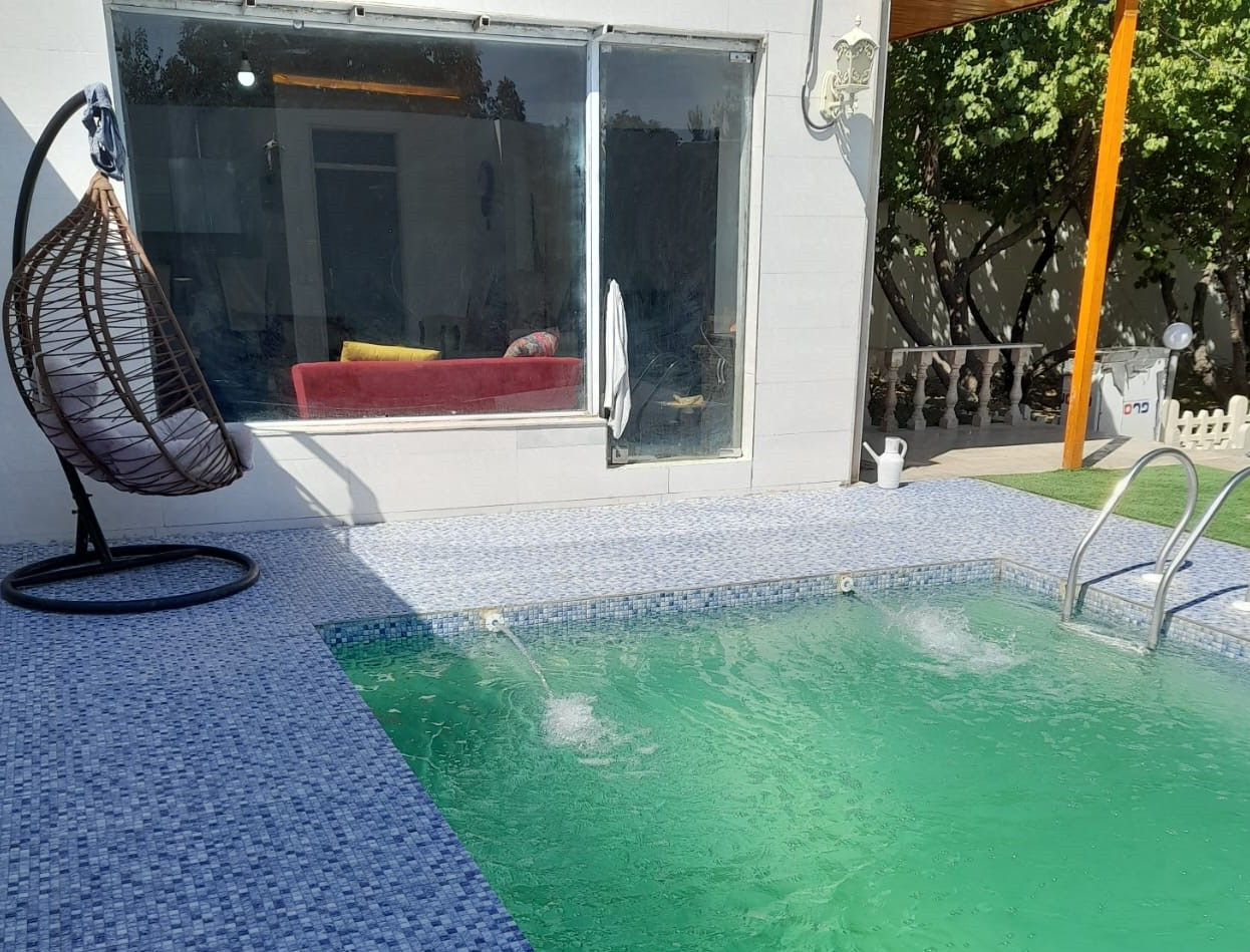 استخر و نمای ویلا