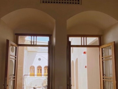 اتاق خواب سرمه ایوان بالا