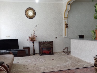 خانه مبله تک خواب در اردبیل و حیاط و پارکینگ