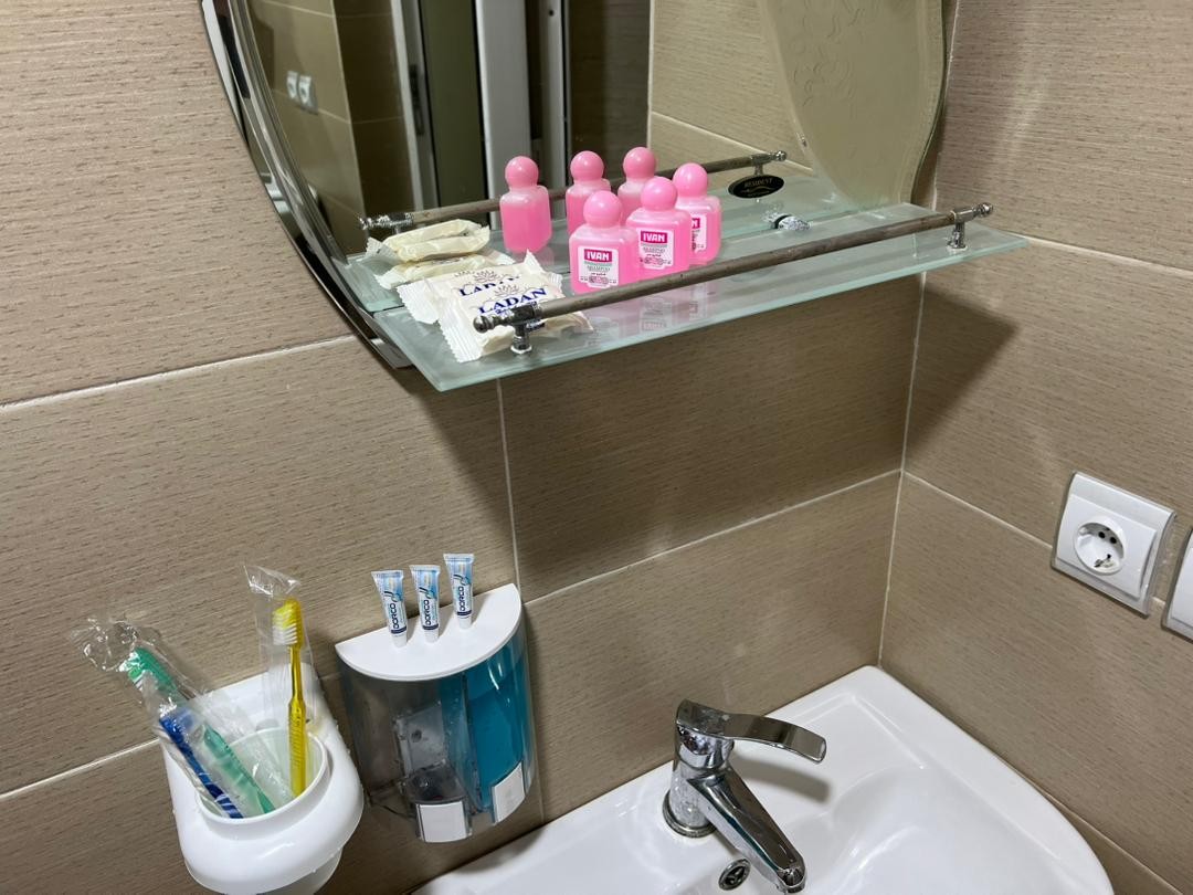 پک بهداشتی(خمیر دندان. مسواک.شامپو.صابون)